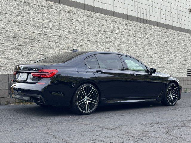 Used 2017 BMW 740i RWD image 15