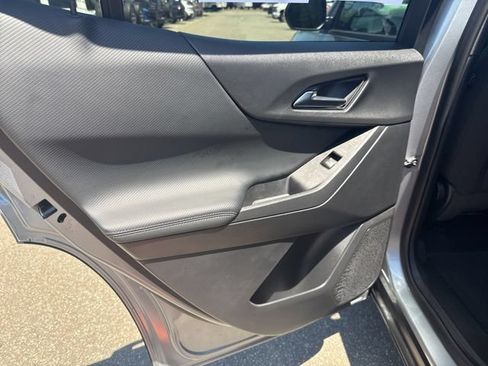 Used 2026 Chevrolet Equinox LT AWD/4WD image 15