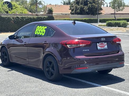 Used 2017 Kia Forte LX FWD image 5