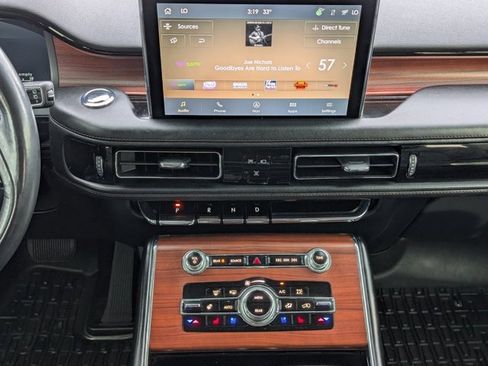 Used 2022 Lincoln Aviator Reserve w/ Equipment Group 201A image 7