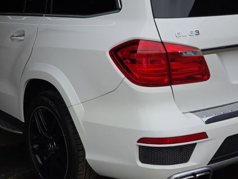 Used 2016 Mercedes-Benz GL 63 AMG 4MATIC image 27