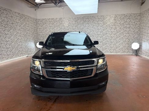 Used 2019 Chevrolet Tahoe LT w/ Luxury Package AWD/4WD image 2