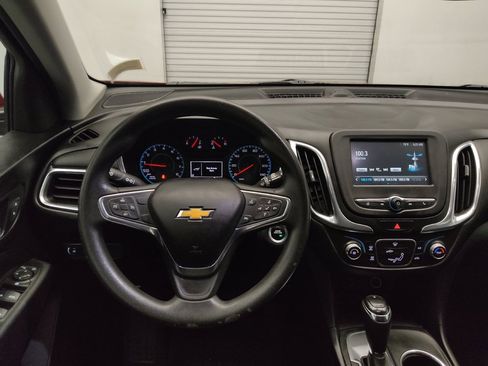 Used 2018 Chevrolet Equinox LT FWD image 22