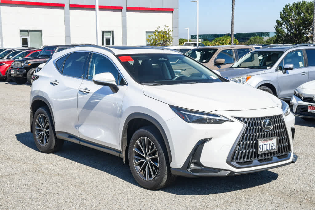 Used 2025 Lexus NX 250 FWD w/ Accessory Package (K3) image 3