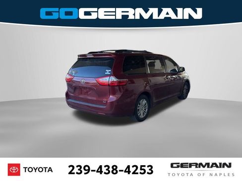 Used 2016 Toyota Sienna XLE Premium image 9