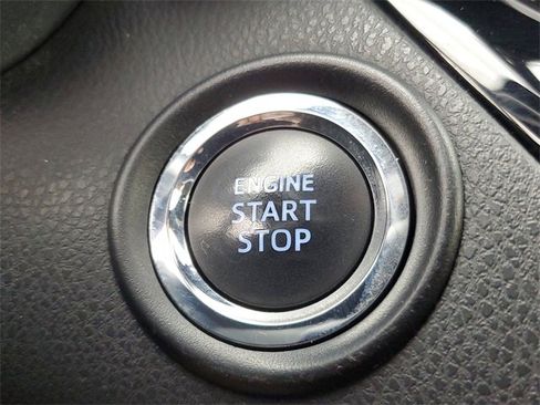 Used 2020 Toyota C-HR XLE image 30