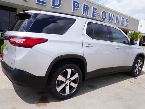Used 2020 Chevrolet Traverse LT w/ LT Premium Package image 6