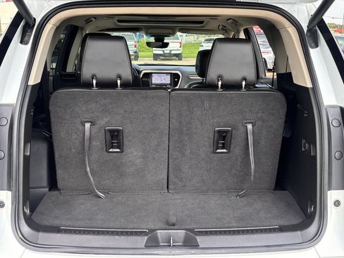 Used 2023 GMC Acadia Denali w/ Denali Ultimate Package FWD image 29