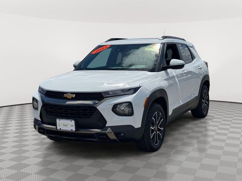 Used 2023 Chevrolet TrailBlazer ACTIV w/ Sun and Liftgate Package AWD/4WD image 3