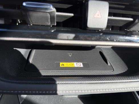 Used 2023 Toyota Highlander Limited image 22