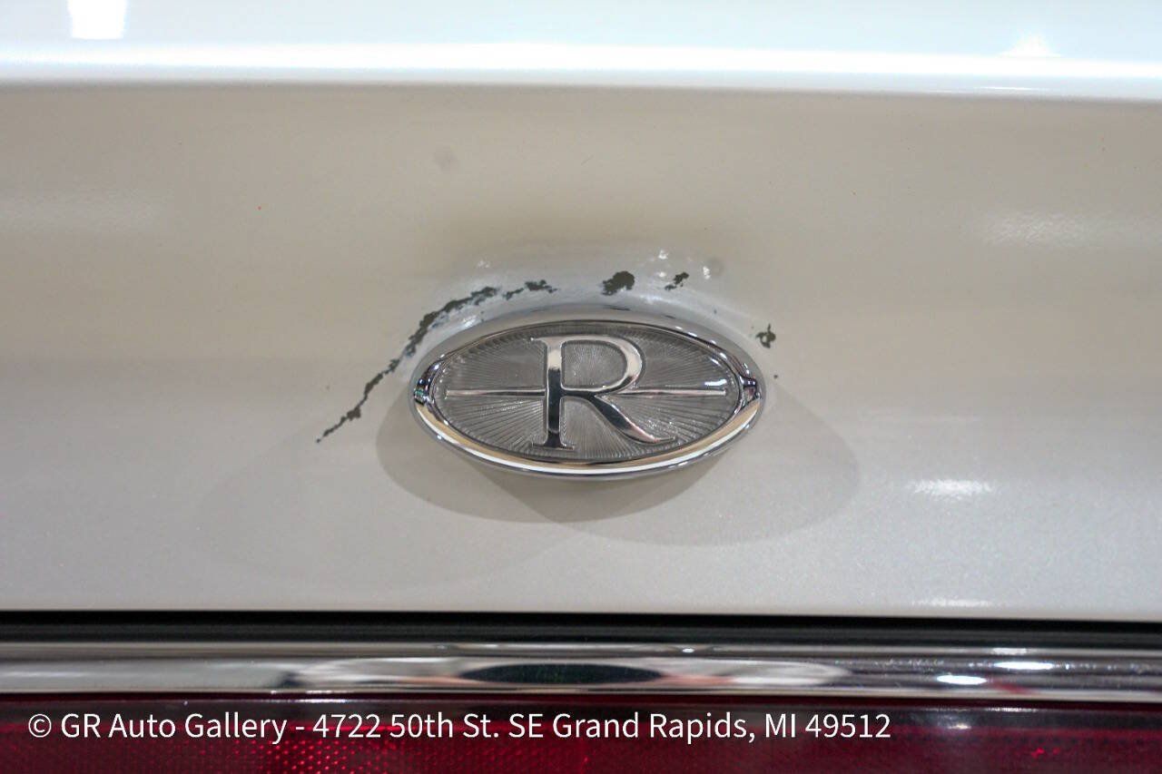 Used 1998 Buick Riviera Supercharged Coupe FWD image 23