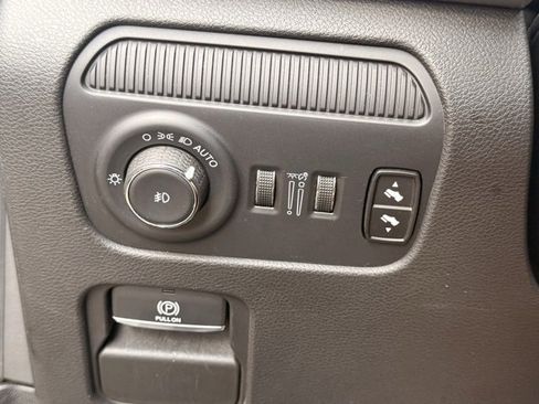 Used 2024 Jeep Wagoneer Series II w/ Flexible Seating Group image 21