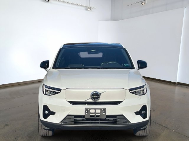Certified 2023 Volvo C40 P8 Recharge Plus w/ Climate Package AWD/4WD image 2