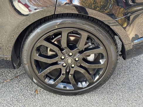 Used 2022 Land Rover Range Rover Sport HSE Silver Edition image 19