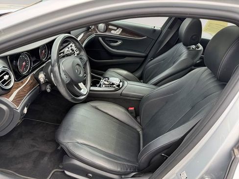 Used 2017 Mercedes-Benz E 300 4MATIC image 9