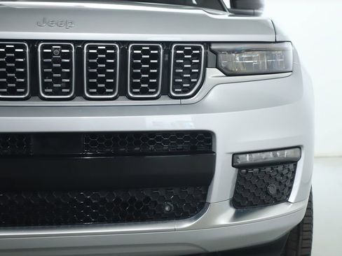 Used 2024 Jeep Grand Cherokee L Summit AWD/4WD image 7