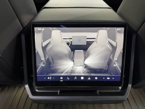 Used 2024 Tesla Cybertruck AWD Crew Cab image 18