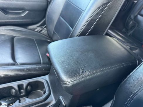 Used 2021 Jeep Wrangler Unlimited Sahara AWD/4WD image 18
