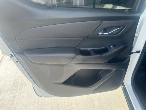 Used 2022 Chevrolet Traverse RS FWD image 26