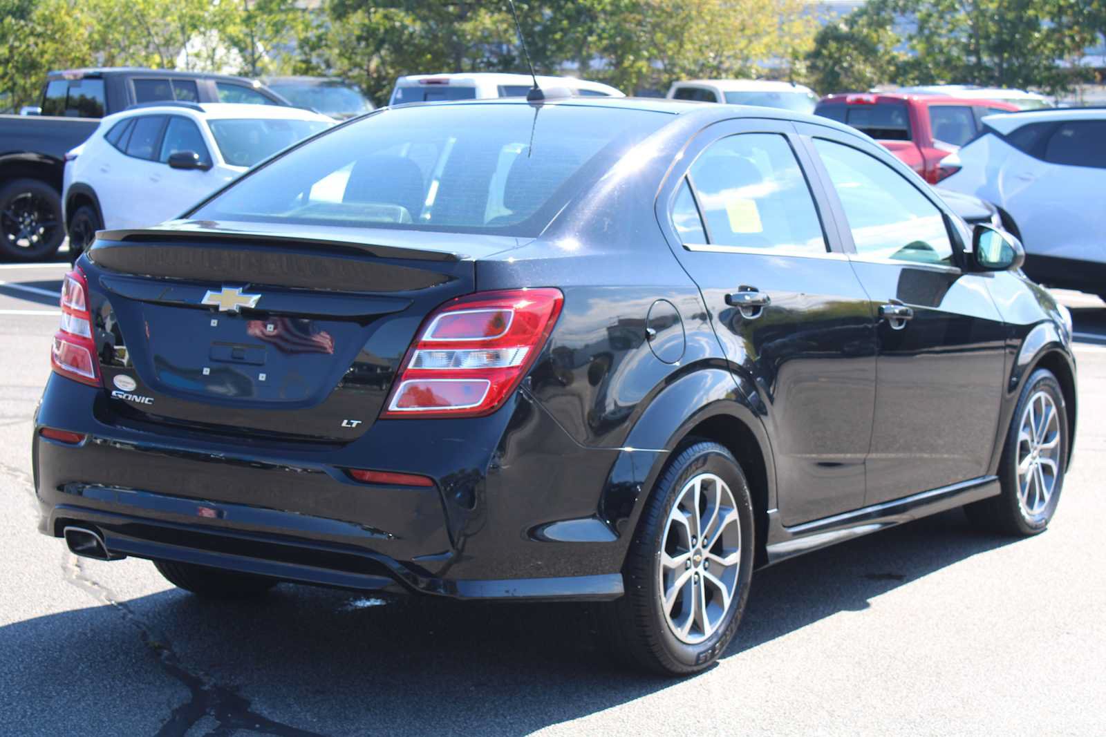 Used 2017 Chevrolet Sonic LT w/ Convenience Package FWD image 7