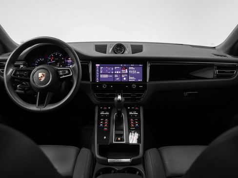 Used 2023 Porsche Macan AWD/4WD image 27