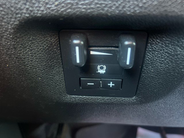 Used 2011 Chevrolet Silverado 2500 LT AWD/4WD image 16