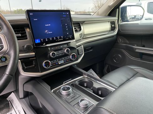 Used 2024 Ford Expedition Max XLT image 24