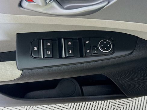 Certified 2023 Kia Forte LXS FWD image 17