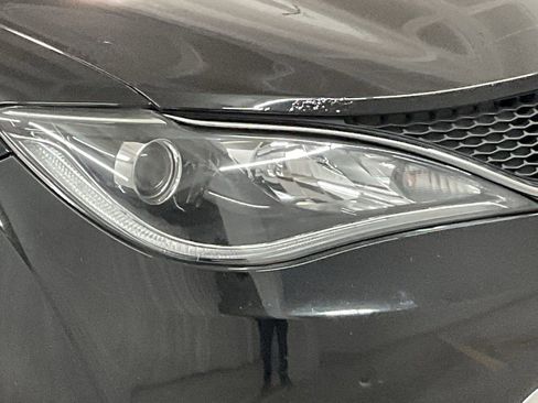 Used 2018 Chrysler Pacifica Limited w/ Tire & Wheel Group image 31