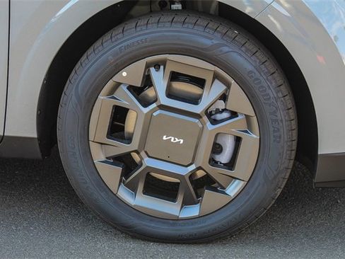 New 2026 Kia Carnival EX image 12