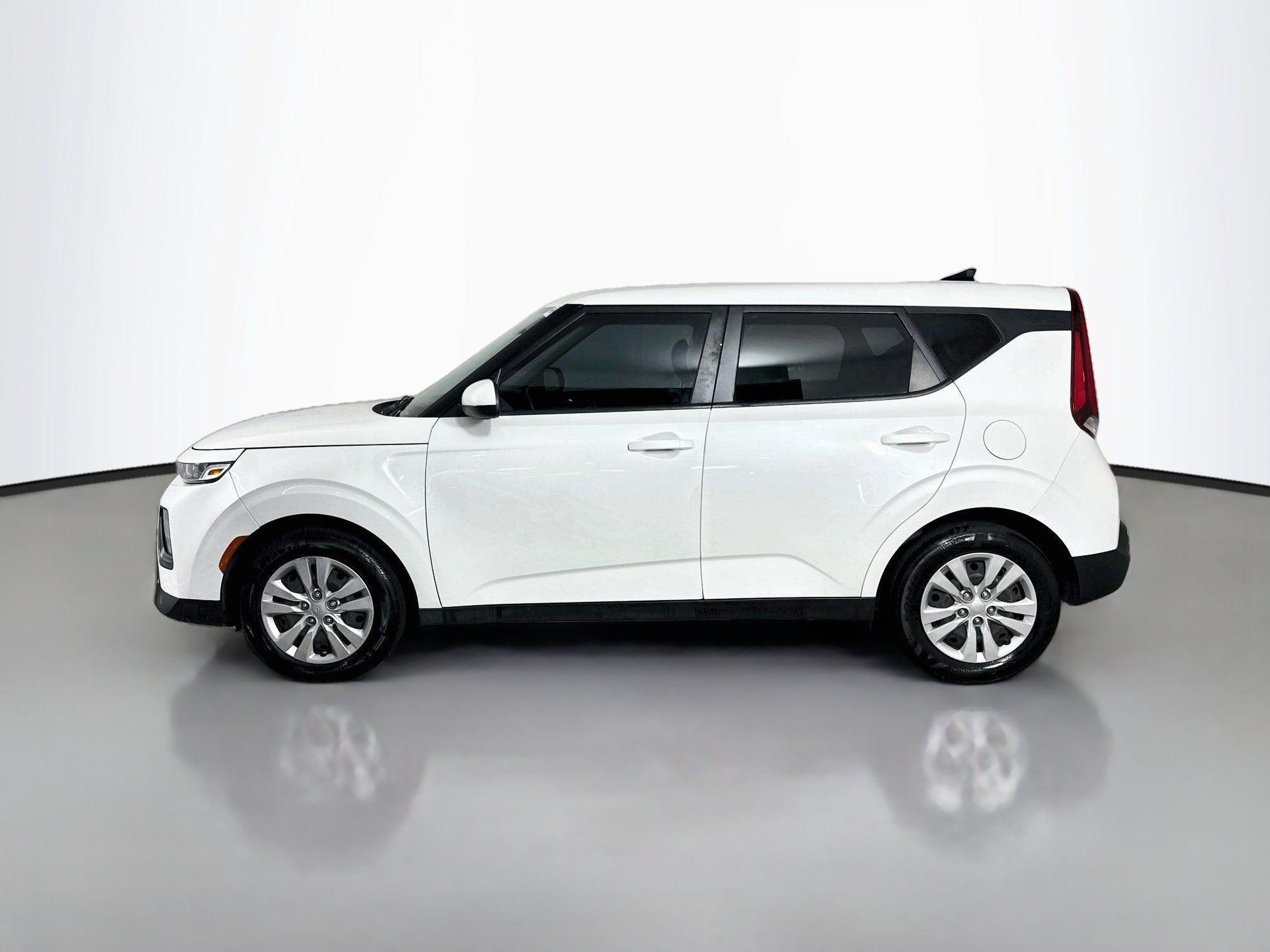 Used 2021 Kia Soul LX FWD image 6