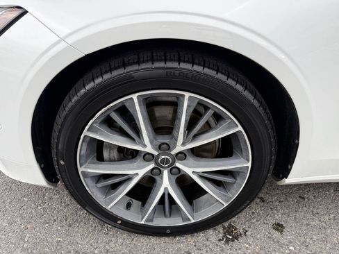 Used 2017 Volvo S90 T6 Momentum w/ Vision Package image 29