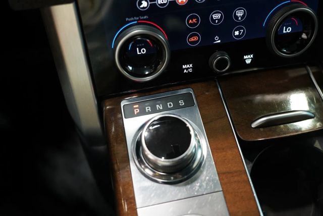 Used 2018 Land Rover Range Rover Supercharged AWD/4WD image 20