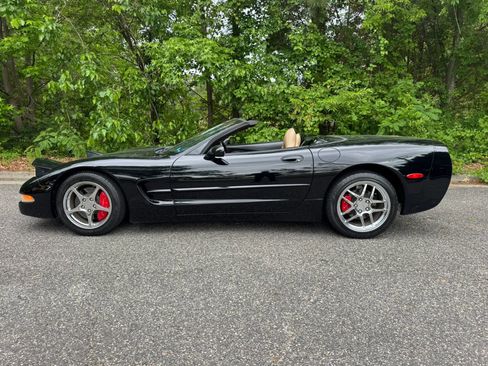 Used 2002 Chevrolet Corvette Convertible w/ Preferred Equipment Group2 RWD image 20