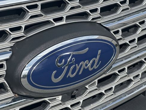 Used 2023 Ford Explorer Limited image 45