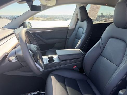Used 2024 Tesla Model Y Long Range image 10