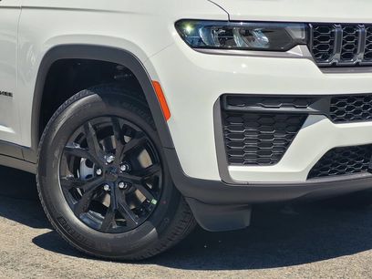 New 2026 Jeep Grand Cherokee Altitude