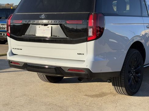 New 2025 Ford Expedition Max Platinum w/ Stealth Appearance Package image 31