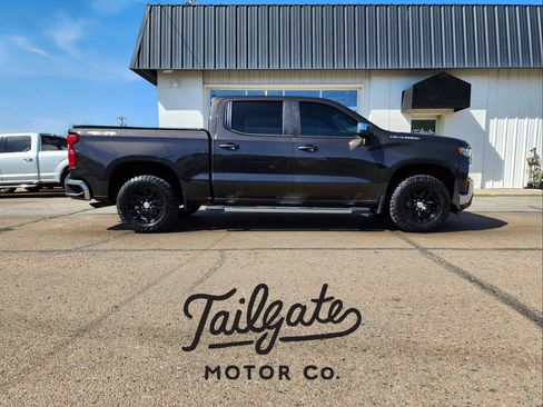 Used 2021 Chevrolet Silverado 1500 LT AWD/4WD image 1