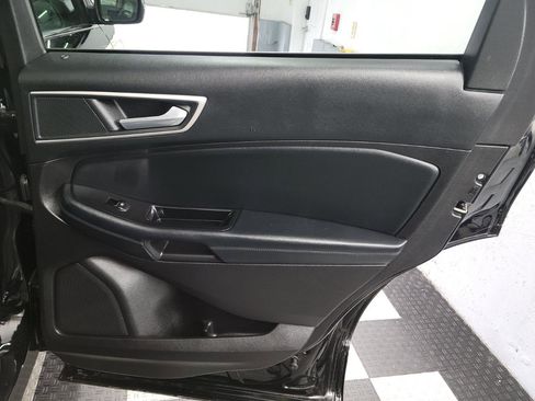 Used 2017 Ford Edge SEL w/ Equipment Group 201A AWD/4WD image 21