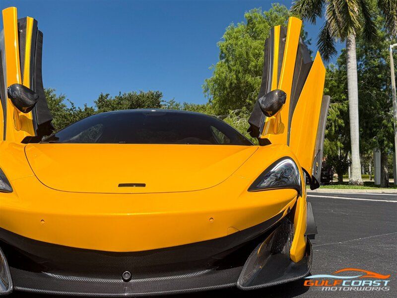 Used 2019 McLaren 600LT RWD image 3
