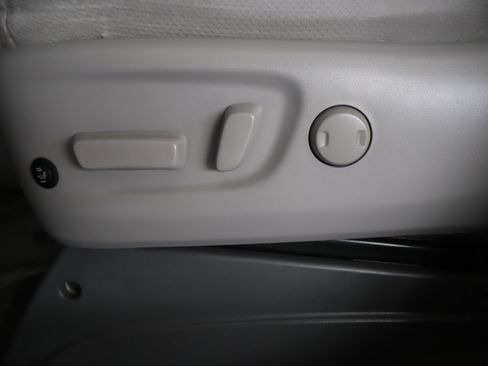 Used 2018 Toyota Sienna LE image 13