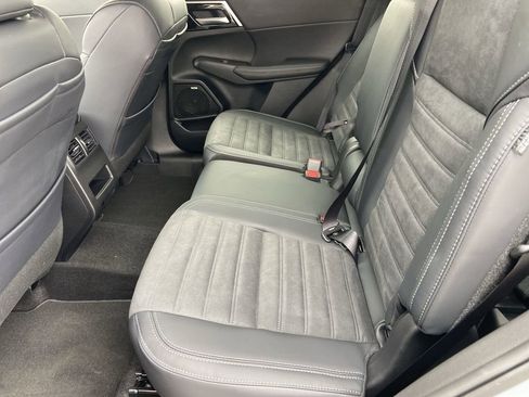 New 2026 Mitsubishi Outlander SE FWD image 21