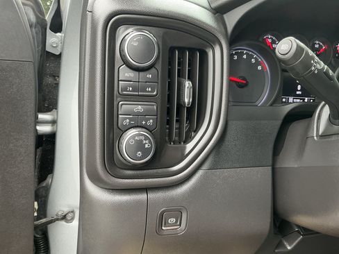 Used 2024 Chevrolet Silverado 1500 Custom Trail Boss w/ LPO, Dark Essentials Package AWD/4WD image 20