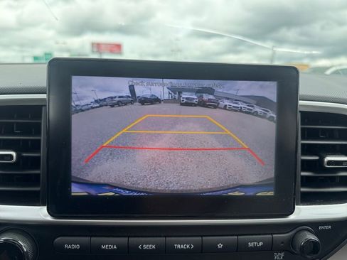 Used 2022 Hyundai Venue SEL FWD image 19