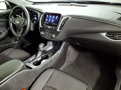 Used 2025 Chevrolet Malibu LS image 13