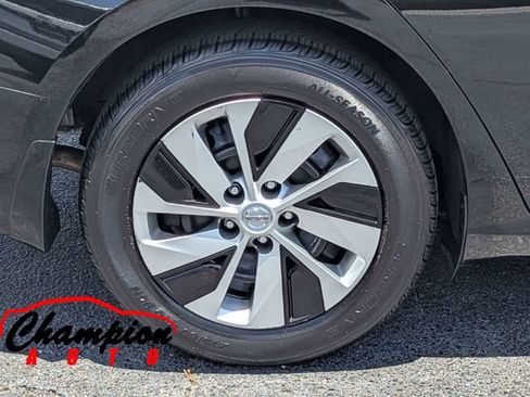 Used 2019 Nissan Altima 2.5 S FWD image 12