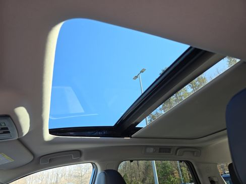 New 2026 Nissan Pathfinder Platinum image 29