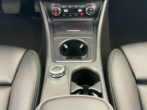 Used 2017 Mercedes-Benz GLA 250 image 12