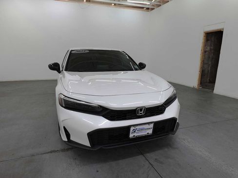 Used 2025 Honda Civic Sport image 3